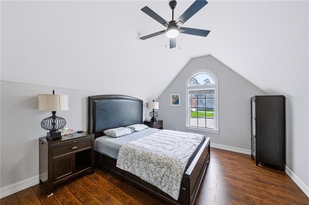 637 Glen Valley Way Property Photo 40