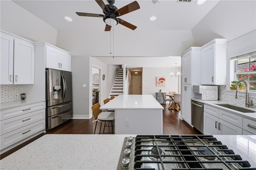 637 Glen Valley Way Property Photo 49