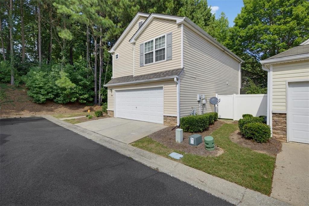 904 Windcroft Circle Nw Property Photo 2