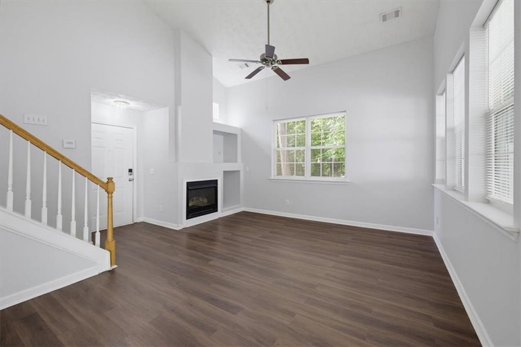 904 Windcroft Circle Nw Property Photo 6
