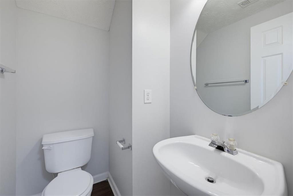904 Windcroft Circle Nw Property Photo 14