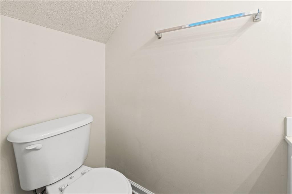 4100 Howell Park Road Property Photo 7