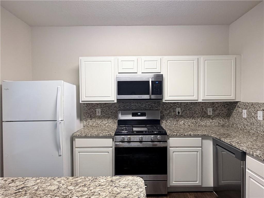 4100 Howell Park Road Property Photo 8