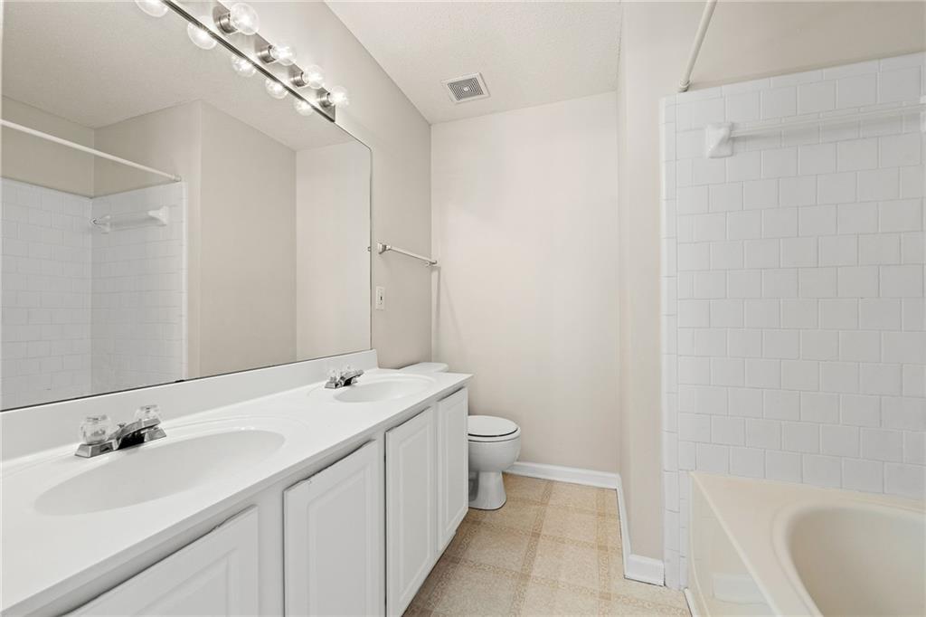 4100 Howell Park Road Property Photo 17
