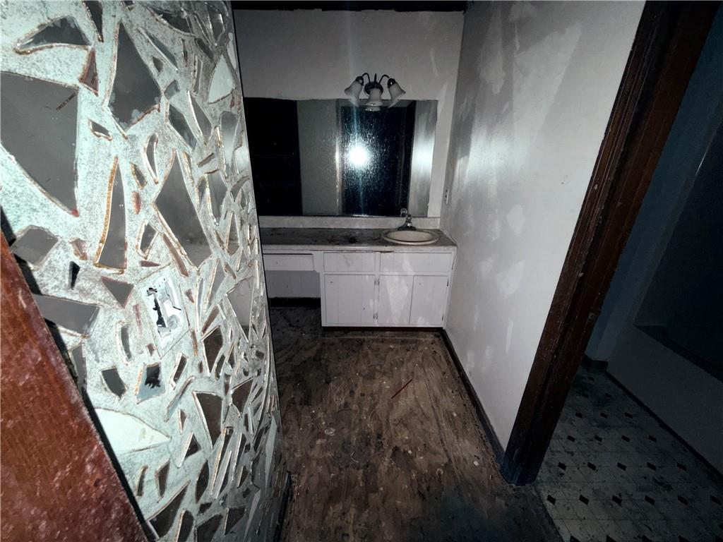 2636 Highway 162 Property Photo 11