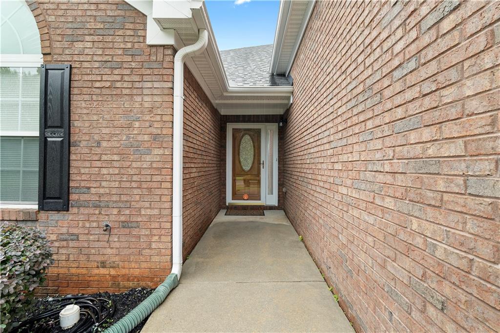 235 Prominent Loop Property Photo 6