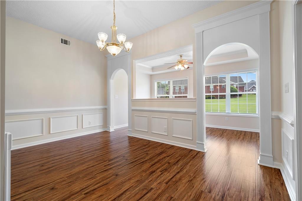 235 Prominent Loop Property Photo 14