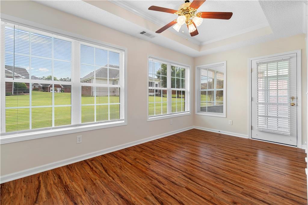 235 Prominent Loop Property Photo 15