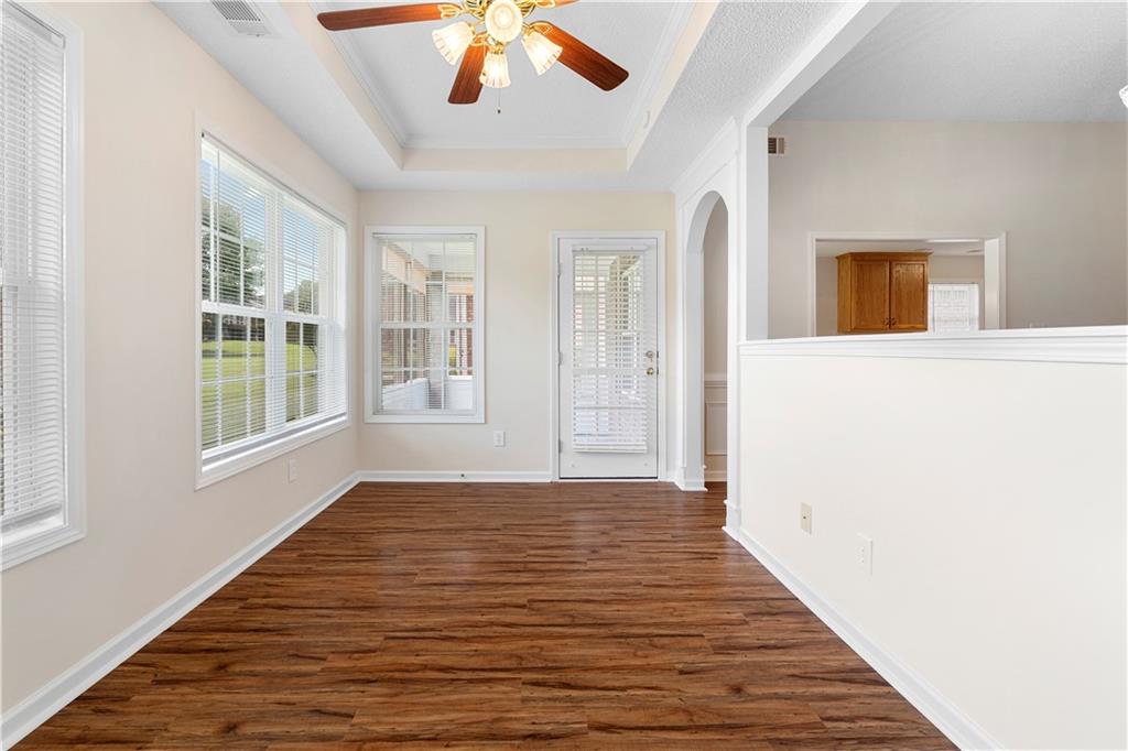 235 Prominent Loop Property Photo 16