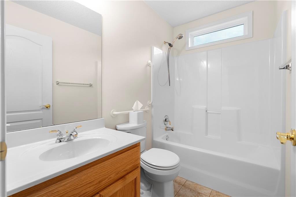235 Prominent Loop Property Photo 18