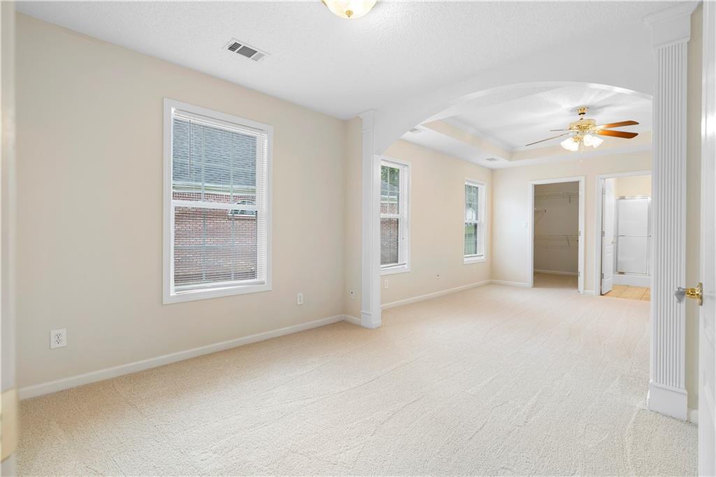 235 Prominent Loop Property Photo 19