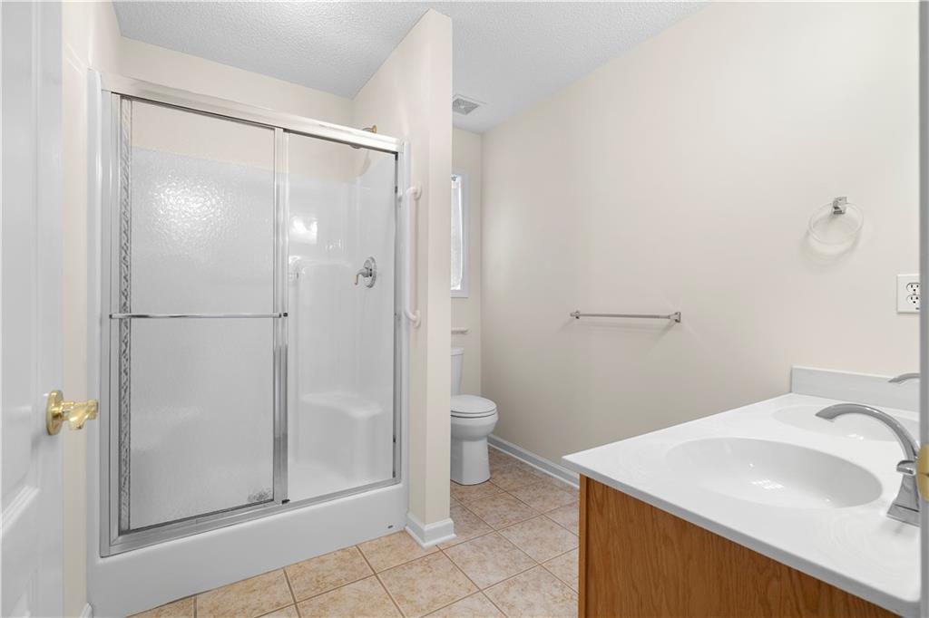 235 Prominent Loop Property Photo 23