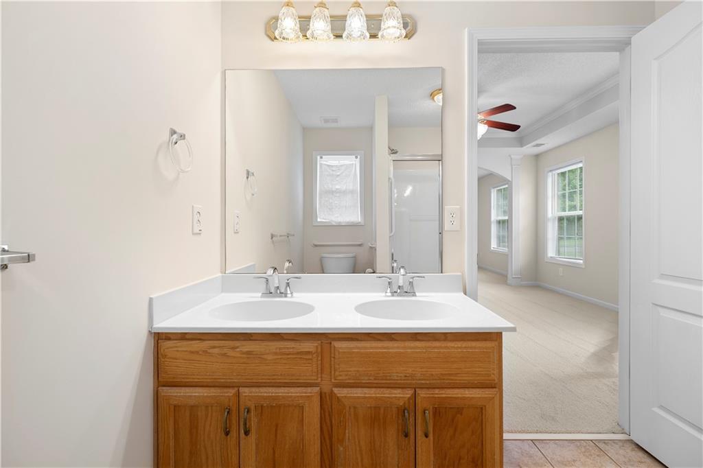 235 Prominent Loop Property Photo 24