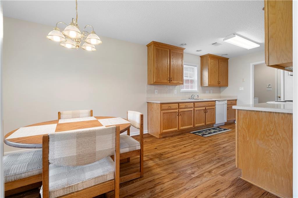235 Prominent Loop Property Photo 28