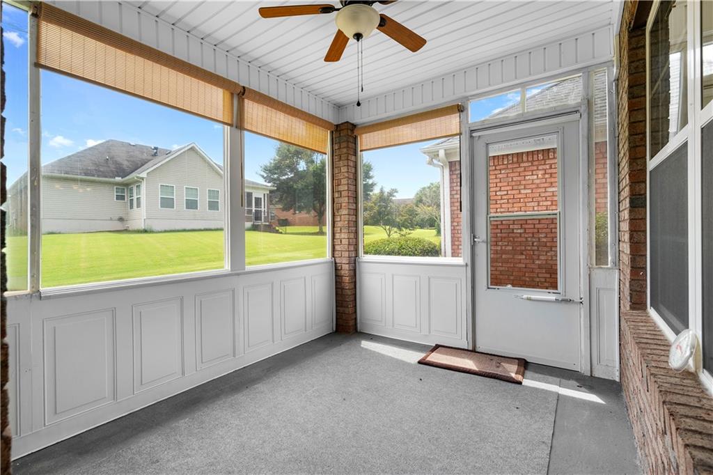 235 Prominent Loop Property Photo 36