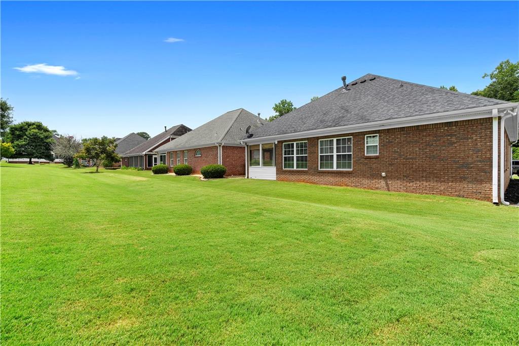 235 Prominent Loop Property Photo 40