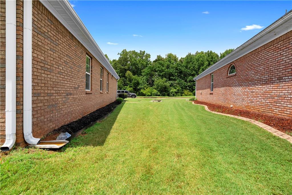 235 Prominent Loop Property Photo 41