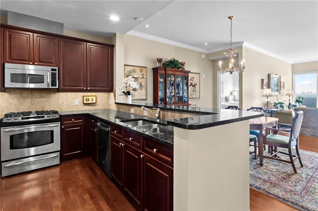 2950 Mount Wilkinson Parkway Se Unit 812 Property Photo 5