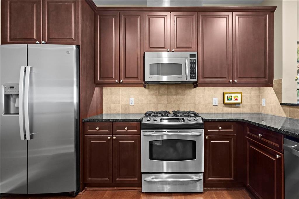 2950 Mount Wilkinson Parkway Se Unit 812 Property Photo 6