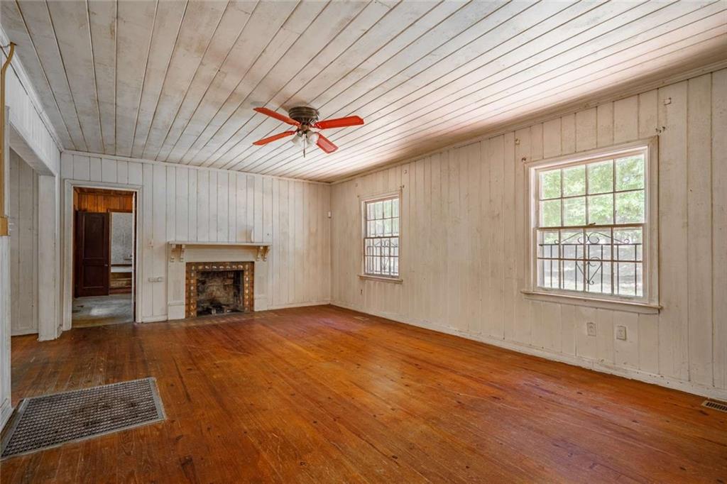 3240 Benjamin E Mays Drive Sw Property Photo 2