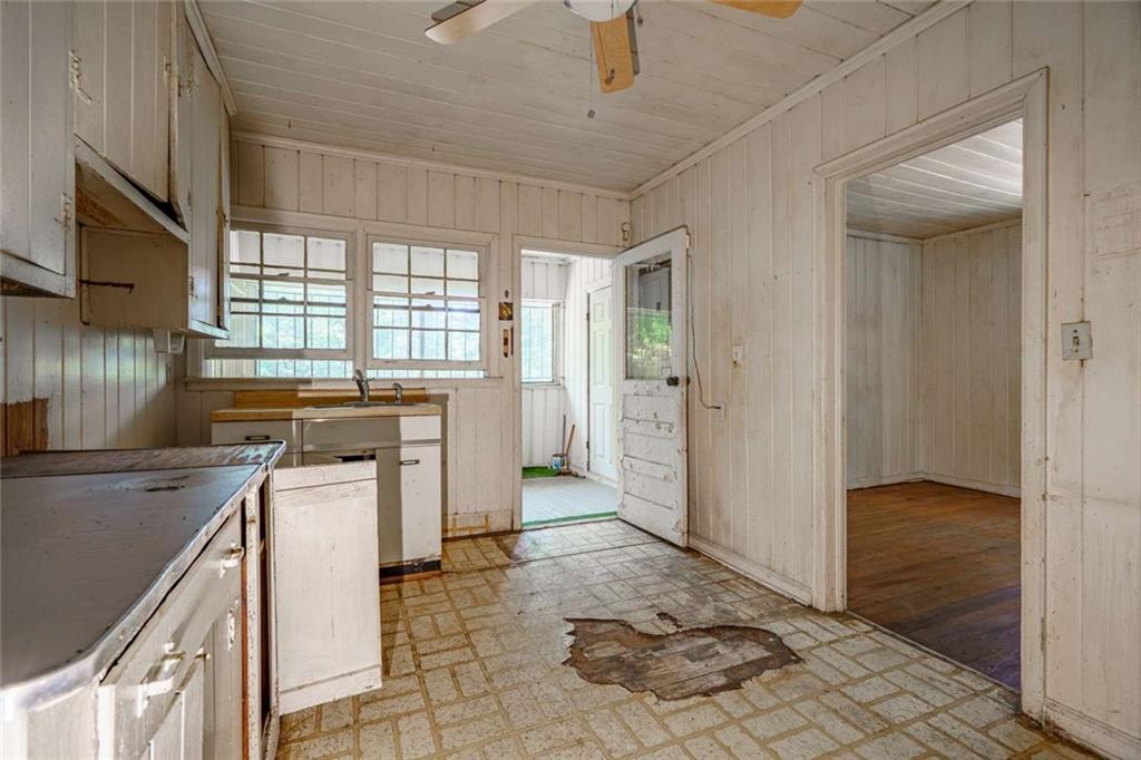 3240 Benjamin E Mays Drive Sw Property Photo 12