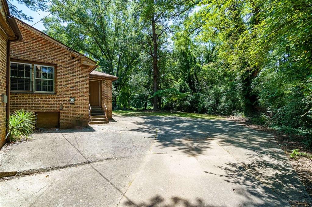 3240 Benjamin E Mays Drive Sw Property Photo 24