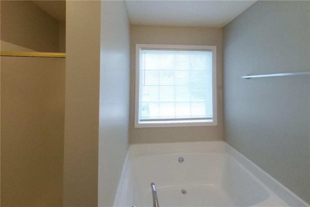 7821812 Property Photo 9