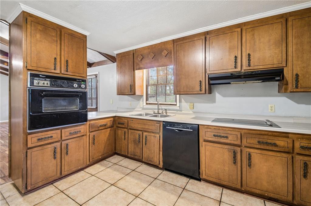 667 Kingswood Court Property Photo 12