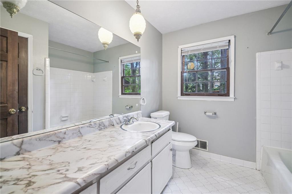 667 Kingswood Court Property Photo 15