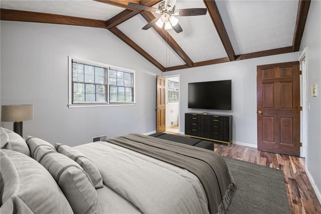 667 Kingswood Court Property Photo 16