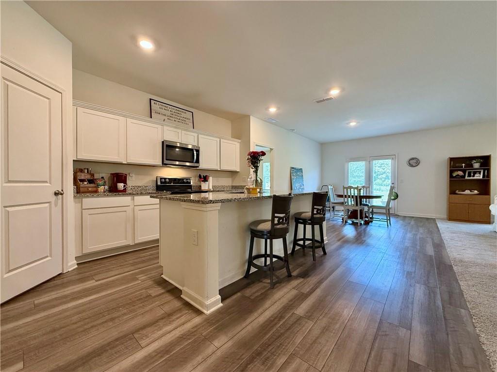 240 Hyde Park Property Photo 3