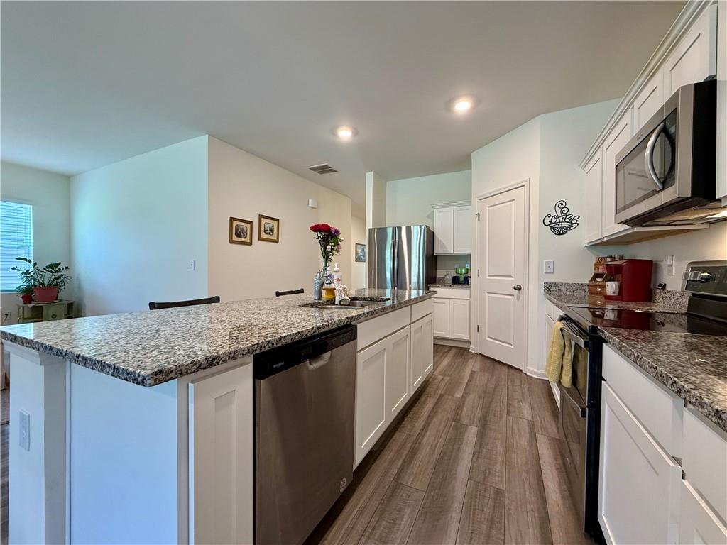 240 Hyde Park Property Photo 5