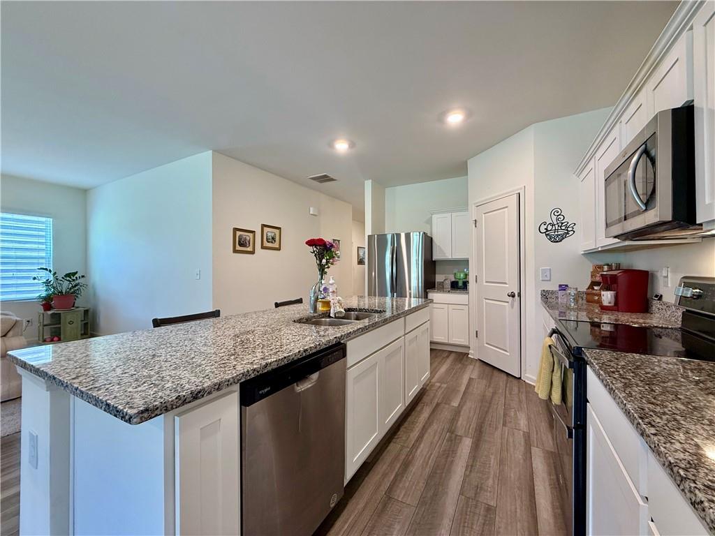 240 Hyde Park Property Photo 6