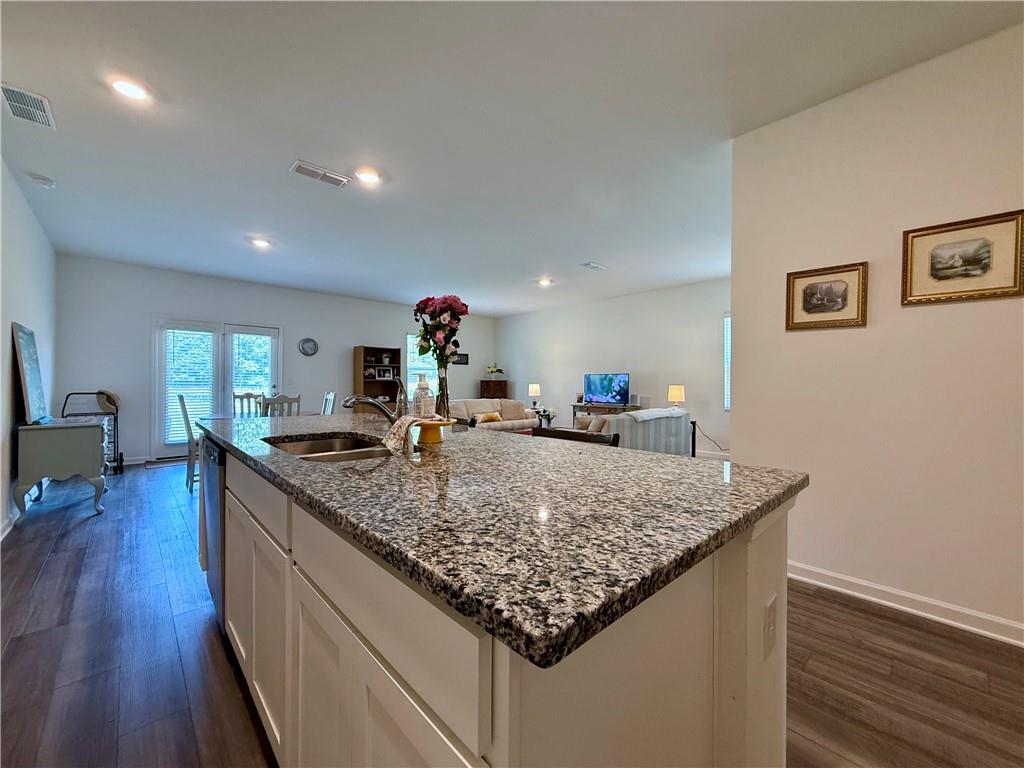 240 Hyde Park Property Photo 7