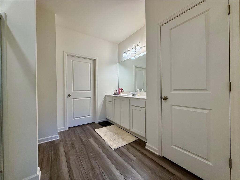 240 Hyde Park Property Photo 23