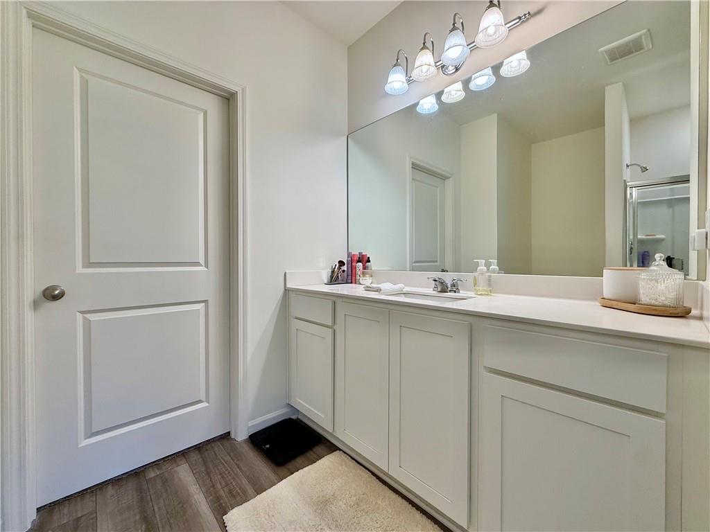 240 Hyde Park Property Photo 25