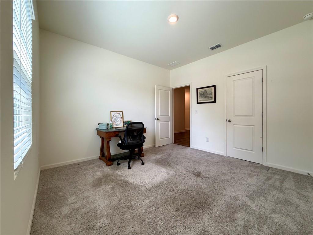 240 Hyde Park Property Photo 28
