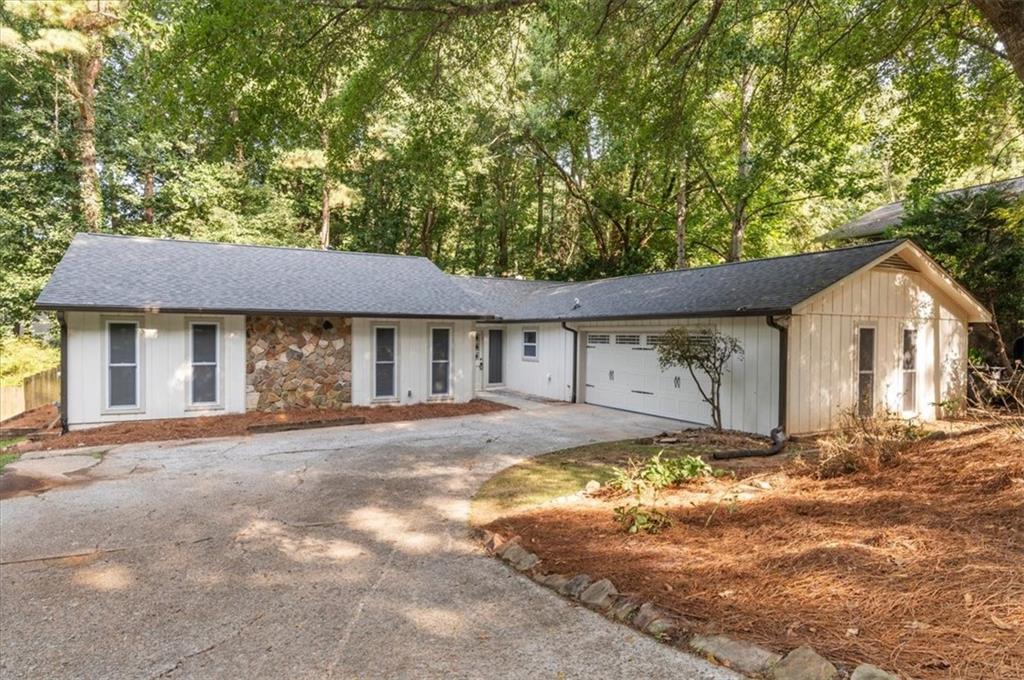9570 Hillside Drive Property Photo 1