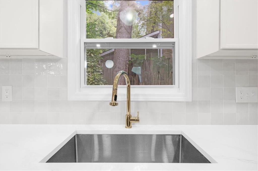 9570 Hillside Drive Property Photo 13