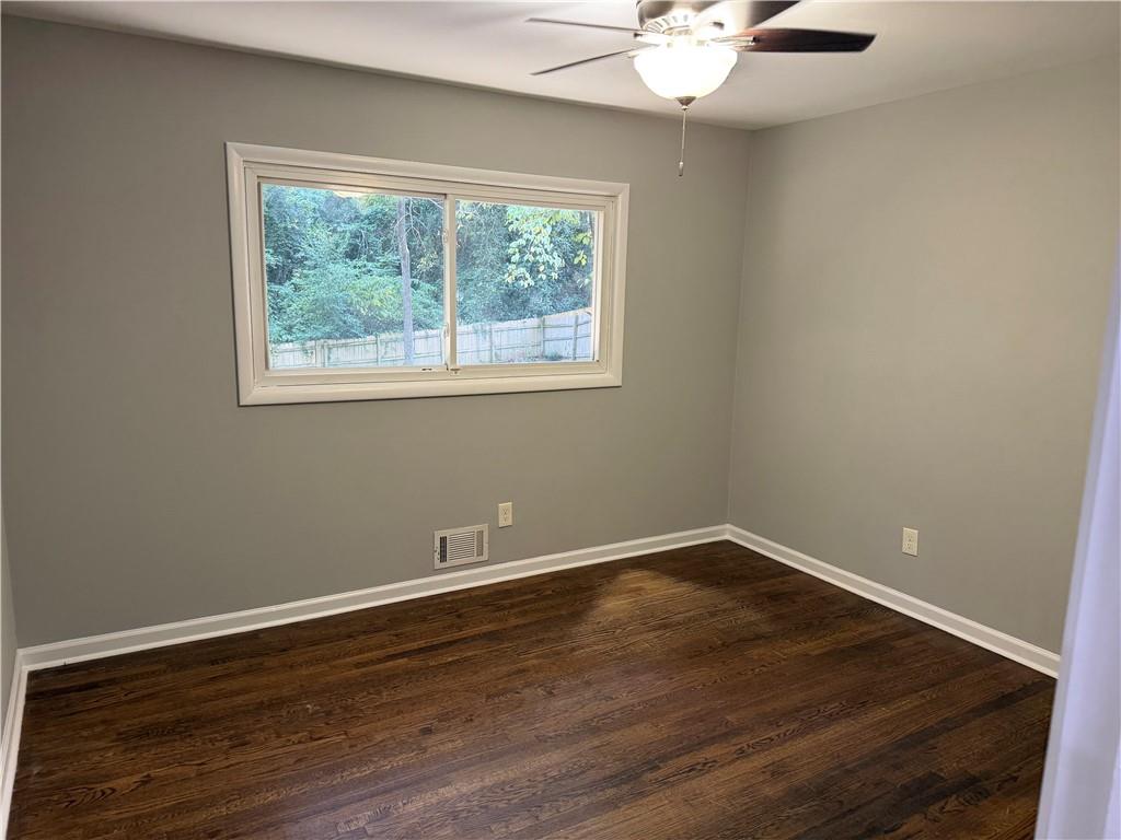 2192 Ne Dering Circle Ne Property Photo 5
