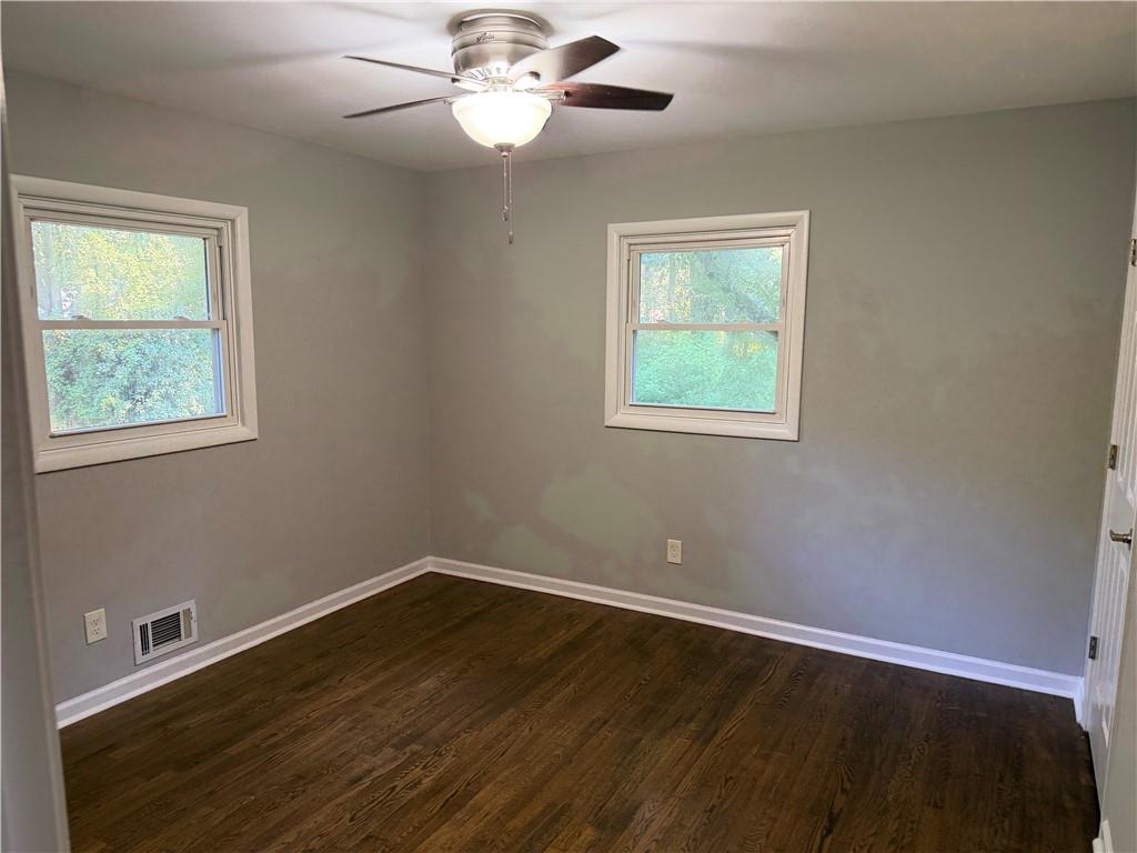 2192 Ne Dering Circle Ne Property Photo 6