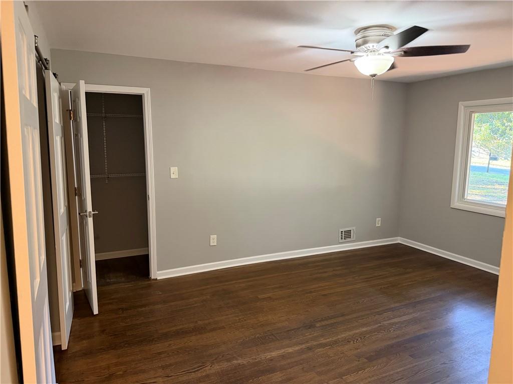 2192 Ne Dering Circle Ne Property Photo 8
