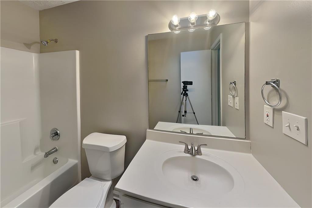 7821937 Property Photo 14