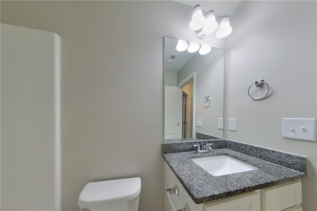 7821955 Property Photo 18