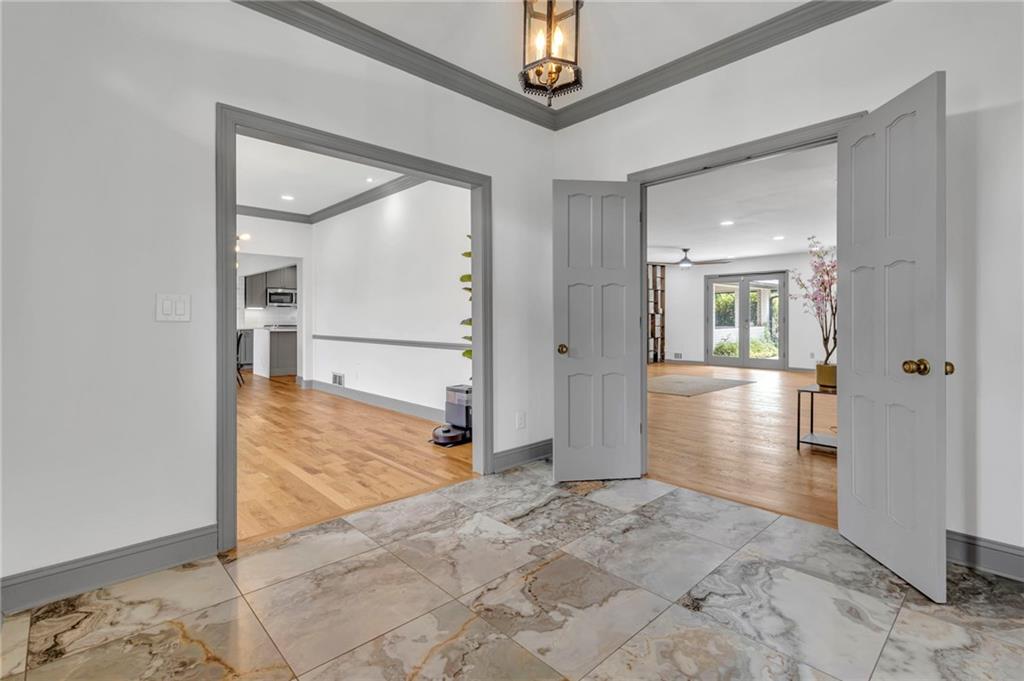 8671 Lake Forrest Drive Property Photo 4