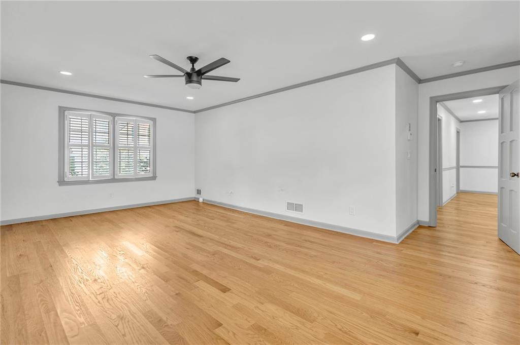 8671 Lake Forrest Drive Property Photo 10