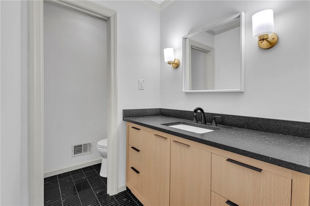 8671 Lake Forrest Drive Property Photo 18