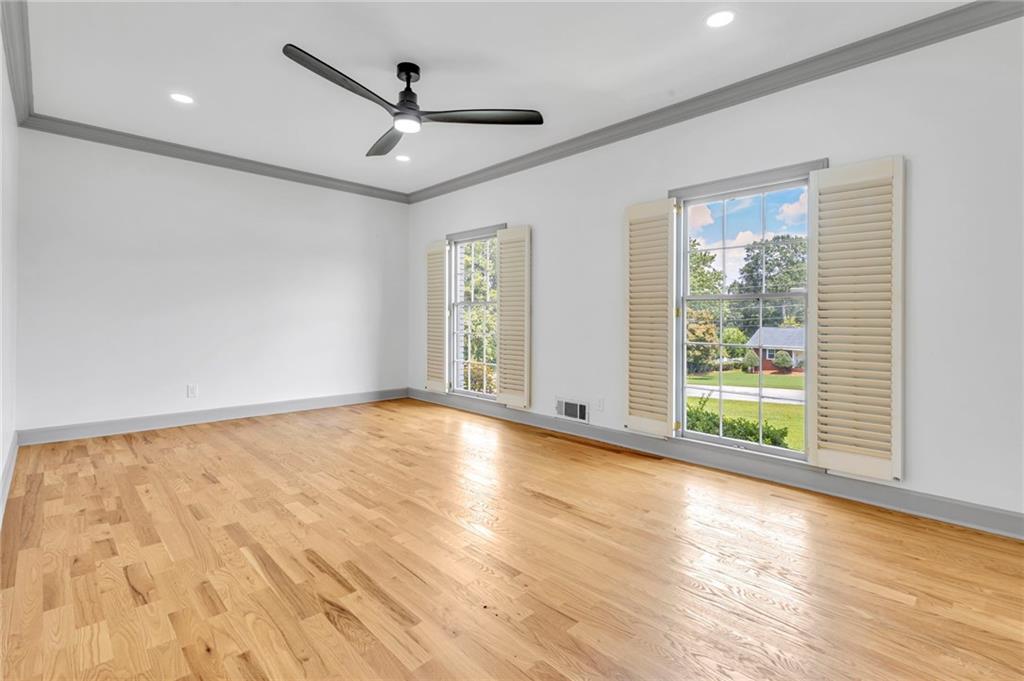 8671 Lake Forrest Drive Property Photo 19