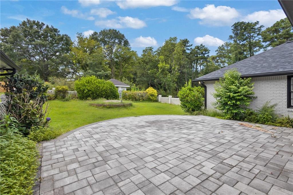 8671 Lake Forrest Drive Property Photo 24