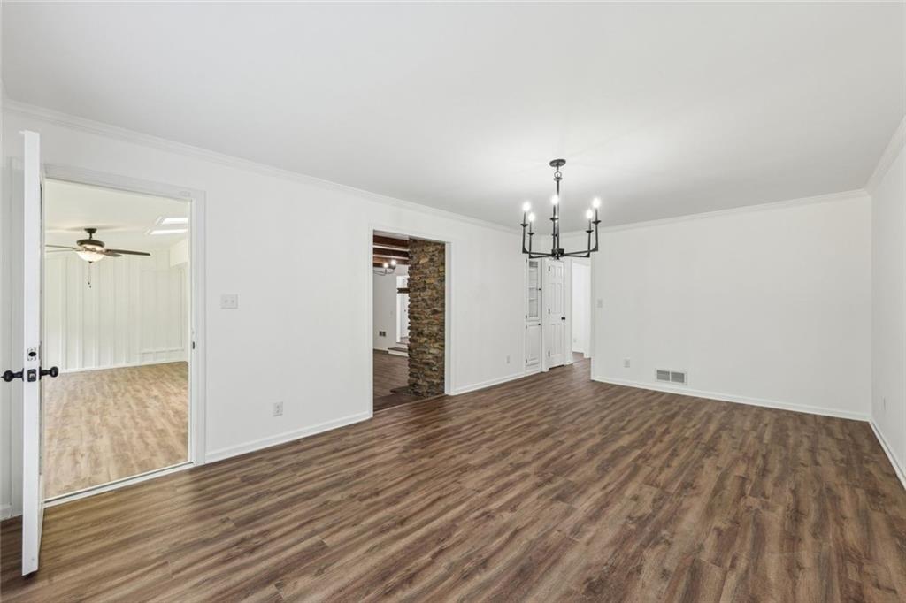 2725 Glendale Drive Ne Property Photo 10
